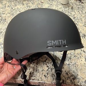 SMITH Holt ski/snowboard/skateboard helmet